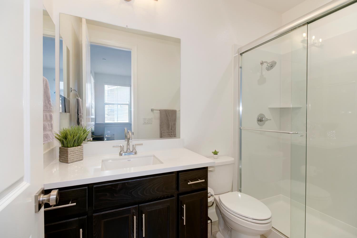 Detail Gallery Image 41 of 69 For 12818 Mission Peak Way, Rancho Cordova,  CA 95742 - 5 Beds | 4/1 Baths