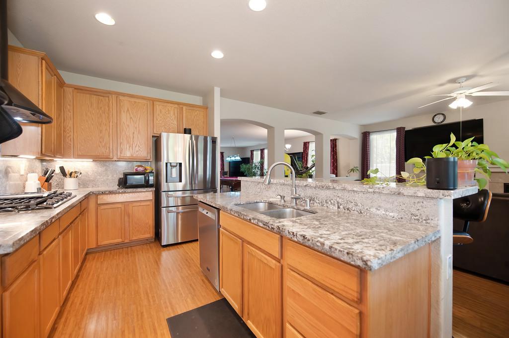 Detail Gallery Image 19 of 42 For 1437 Freeman Ct, Plumas Lake,  CA 95961 - 3 Beds | 2 Baths