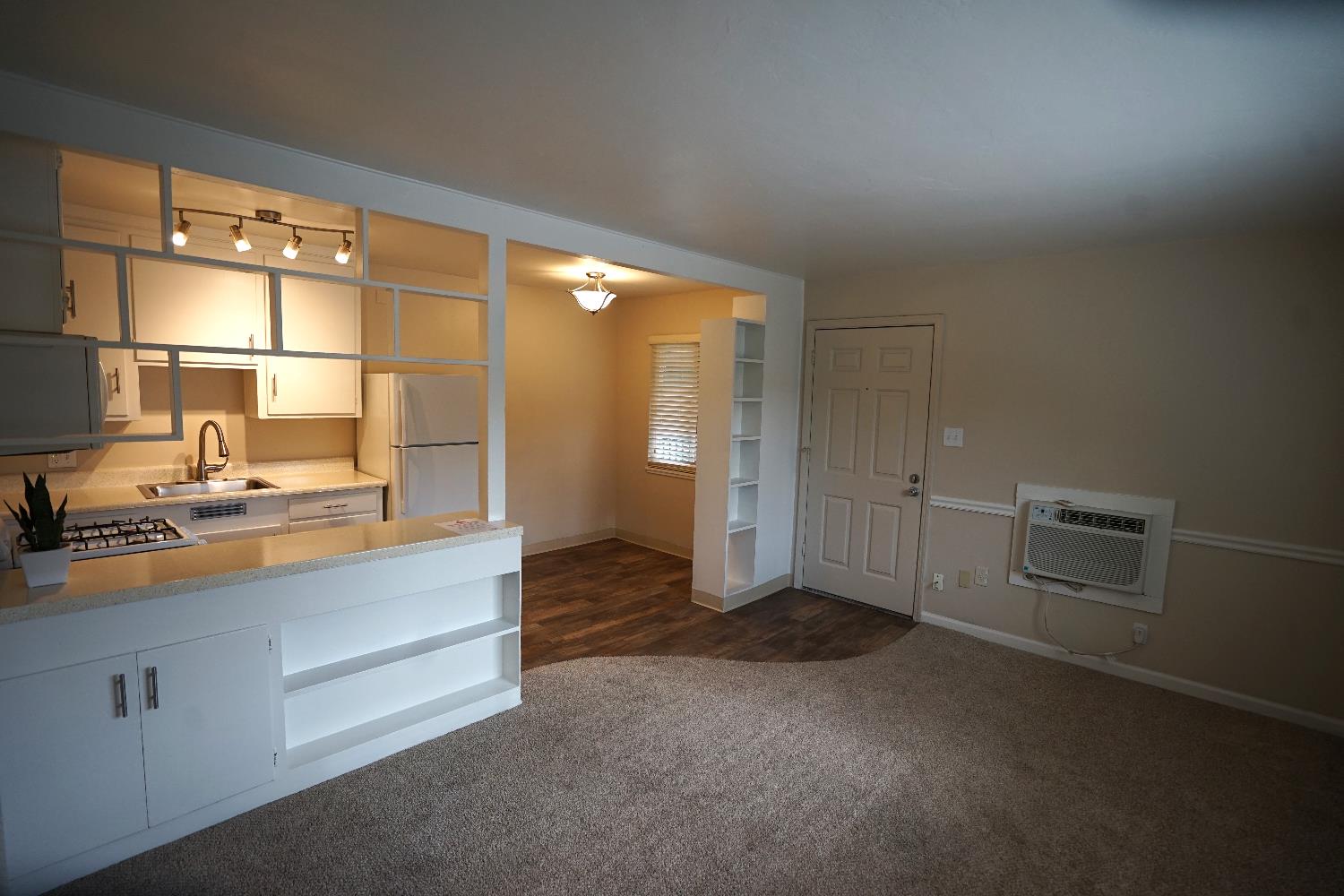 Detail Gallery Image 14 of 19 For 1716 O St, Sacramento,  CA 95811 - – Beds | – Baths
