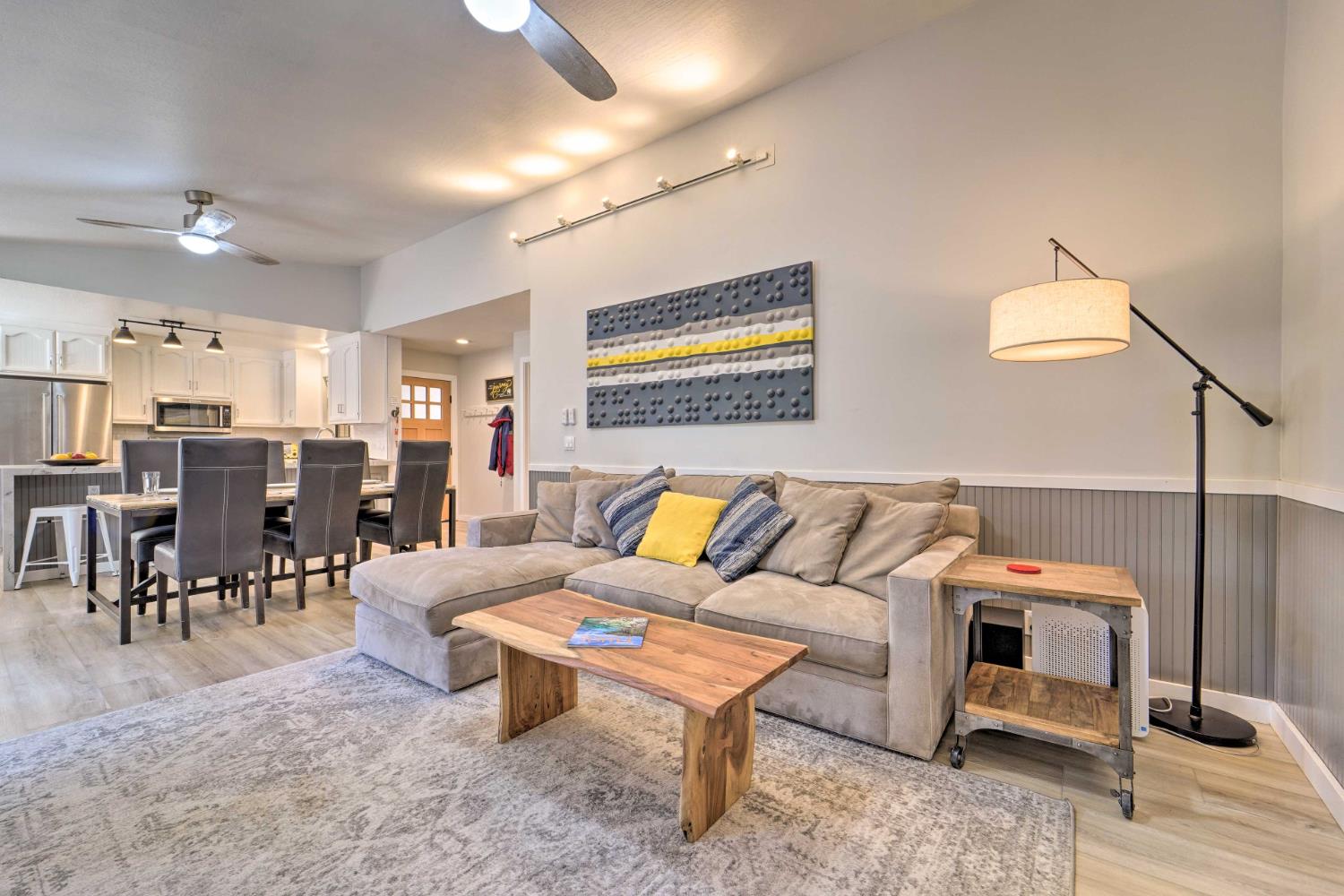 Detail Gallery Image 3 of 25 For 391 Tahoe Woods Blvd, Tahoe City,  CA 96145 - 3 Beds | 2 Baths