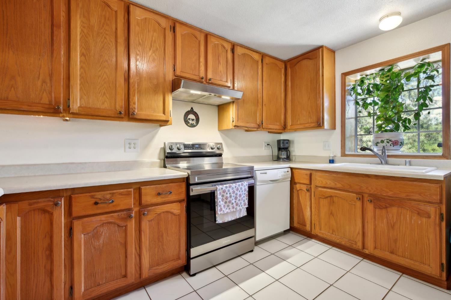 Detail Gallery Image 12 of 23 For 1840 Mary Ct, Placerville,  CA 95667 - 3 Beds | 2 Baths