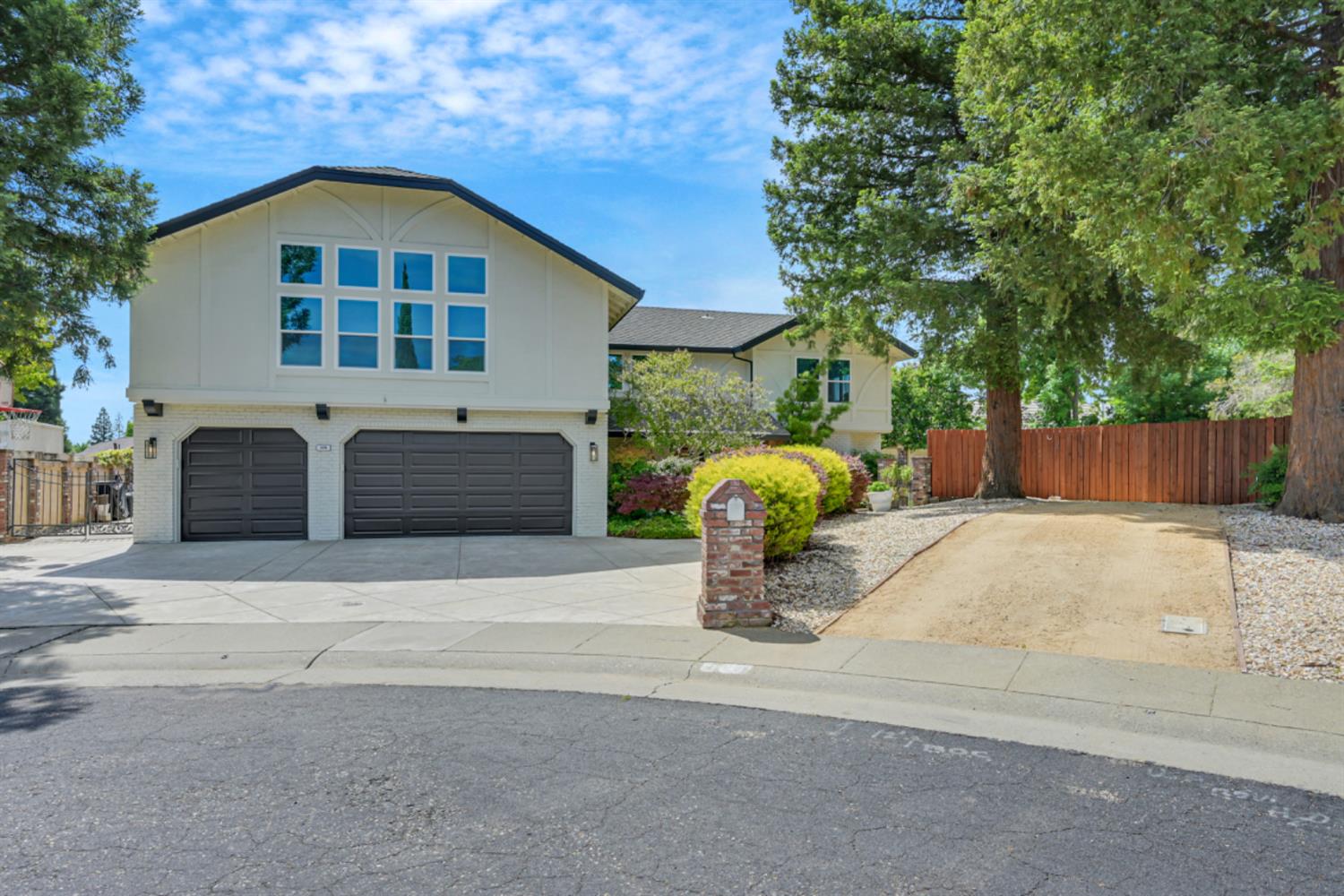 Detail Gallery Image 1 of 84 For 109 Bermuda Ct, Roseville,  CA 95678 - 4 Beds | 2/2 Baths