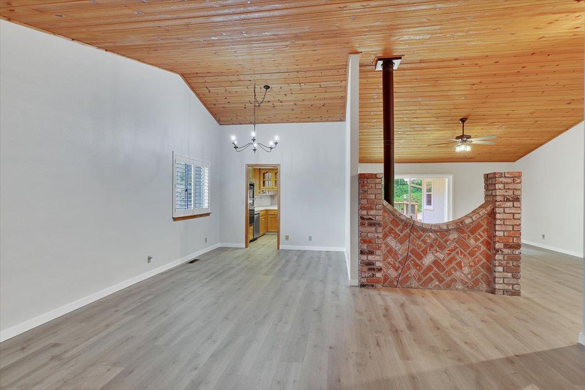 Detail Gallery Image 32 of 75 For 13901 Lake Wildwood Dr, Penn Valley,  CA 95946 - 3 Beds | 2 Baths
