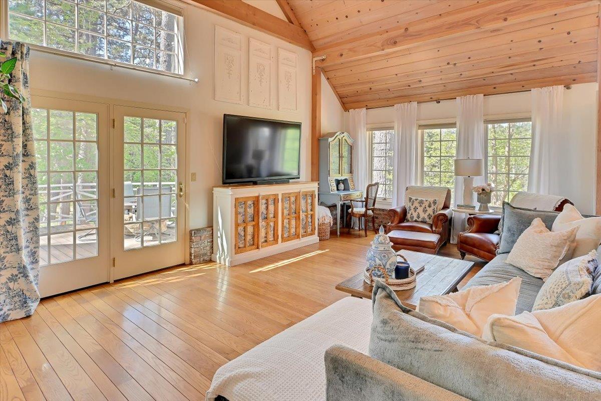 Detail Gallery Image 16 of 77 For 14833 Quail Pointe Ln, Grass Valley,  CA 95945 - 3 Beds | 3/1 Baths