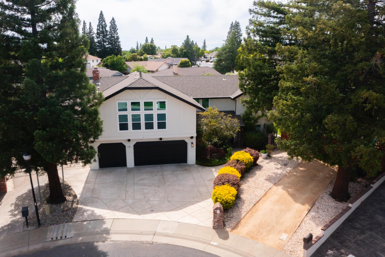 Detail Gallery Image 2 of 84 For 109 Bermuda Ct, Roseville,  CA 95678 - 4 Beds | 2/2 Baths