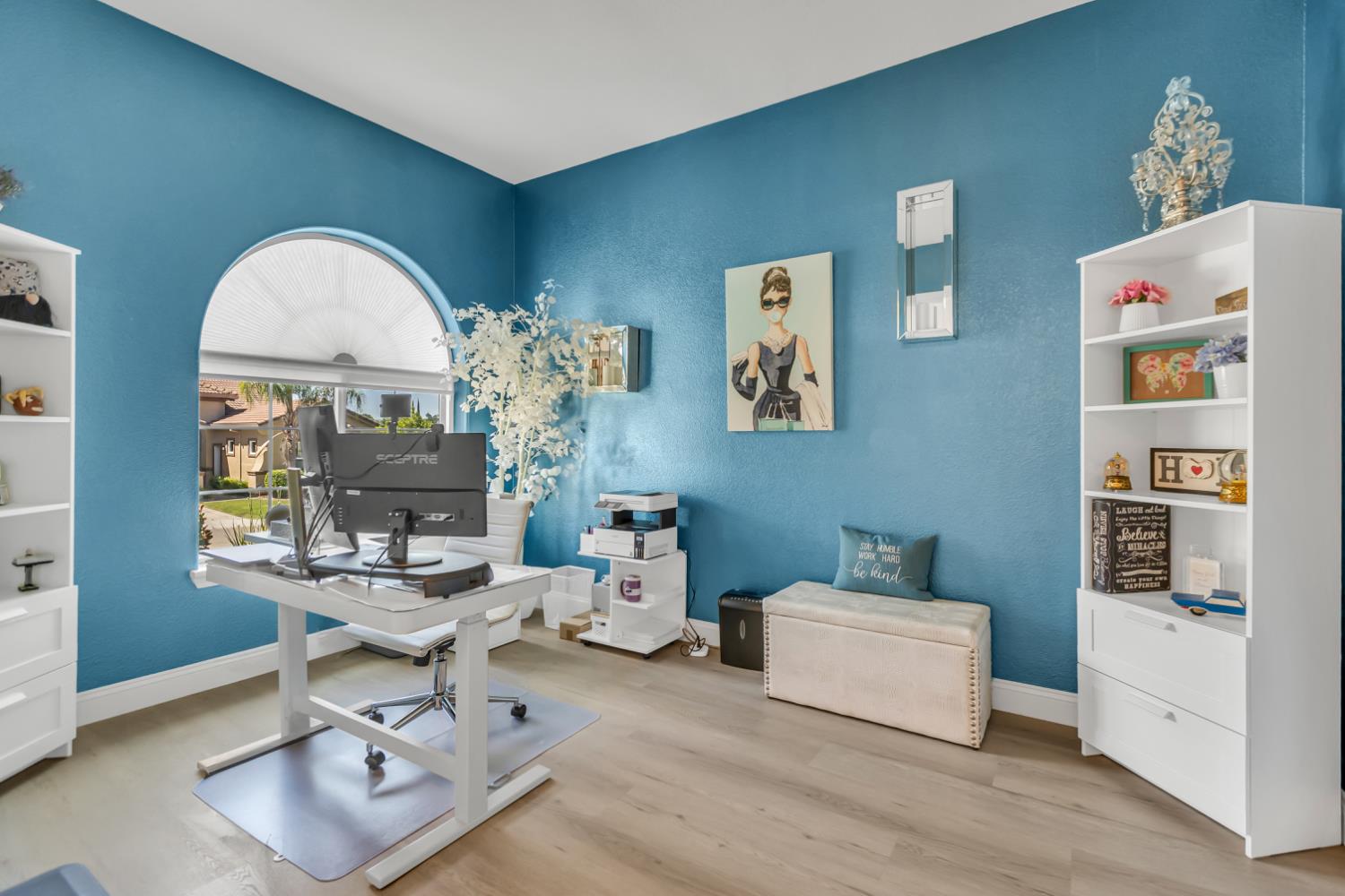 Detail Gallery Image 33 of 76 For 8530 Mandorla Cir, Orangevale,  CA 95662 - 4 Beds | 3/1 Baths