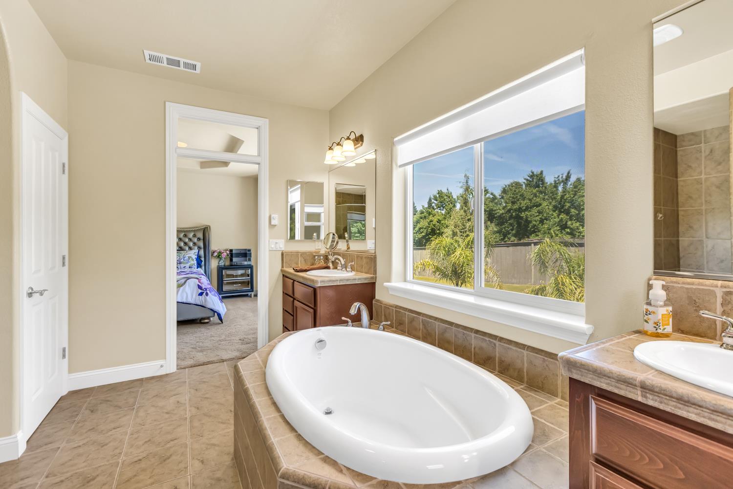 Detail Gallery Image 48 of 76 For 8530 Mandorla Cir, Orangevale,  CA 95662 - 4 Beds | 3/1 Baths