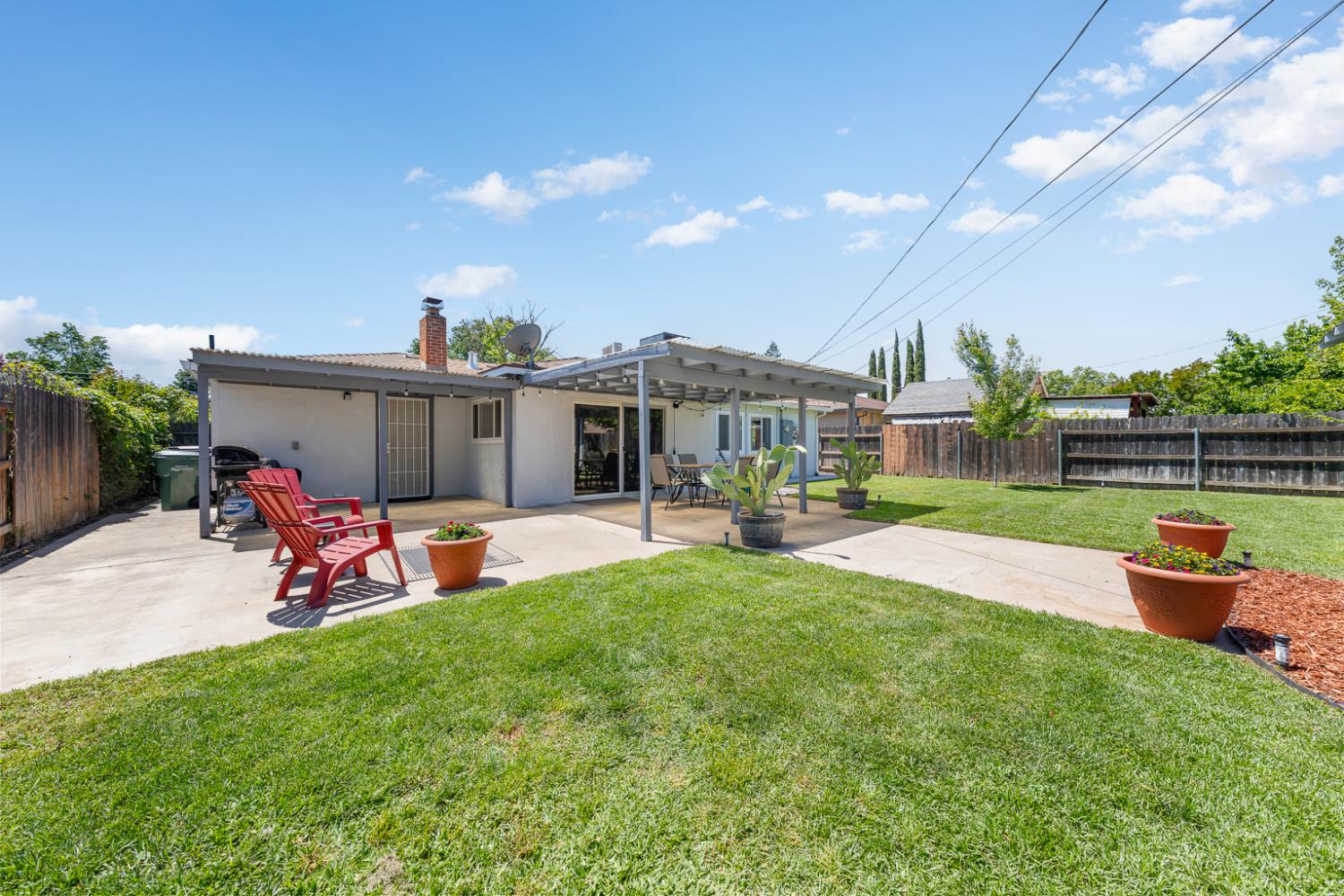 Detail Gallery Image 26 of 38 For 1136 Hampton Rd, Sacramento,  CA 95864 - 3 Beds | 1 Baths