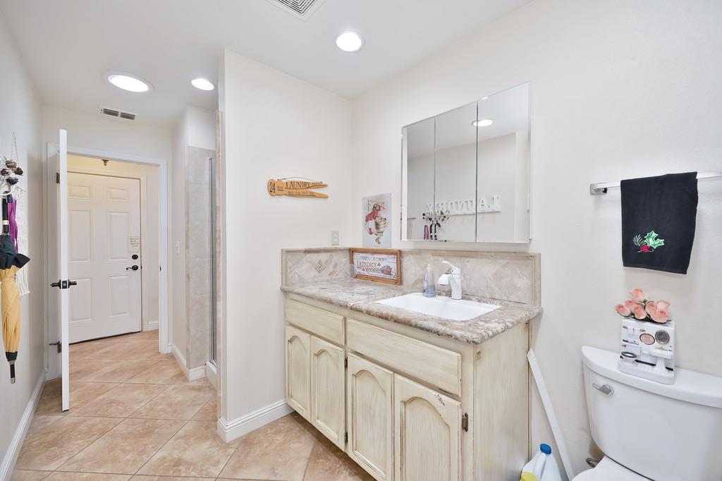 Detail Gallery Image 24 of 58 For 8725 Pathfinder Ct, Orangevale,  CA 95662 - 5 Beds | 3 Baths