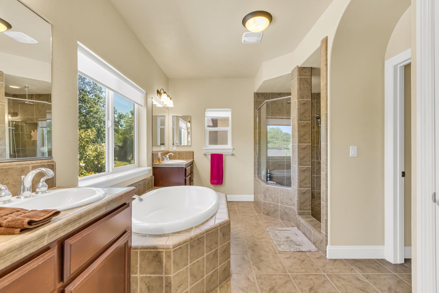 Detail Gallery Image 44 of 76 For 8530 Mandorla Cir, Orangevale,  CA 95662 - 4 Beds | 3/1 Baths