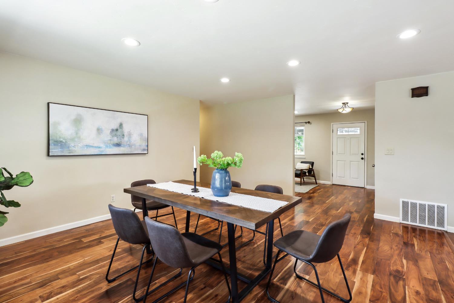 Detail Gallery Image 26 of 49 For 1614 Clemson Dr, Davis,  CA 95618 - 2 Beds | 2 Baths
