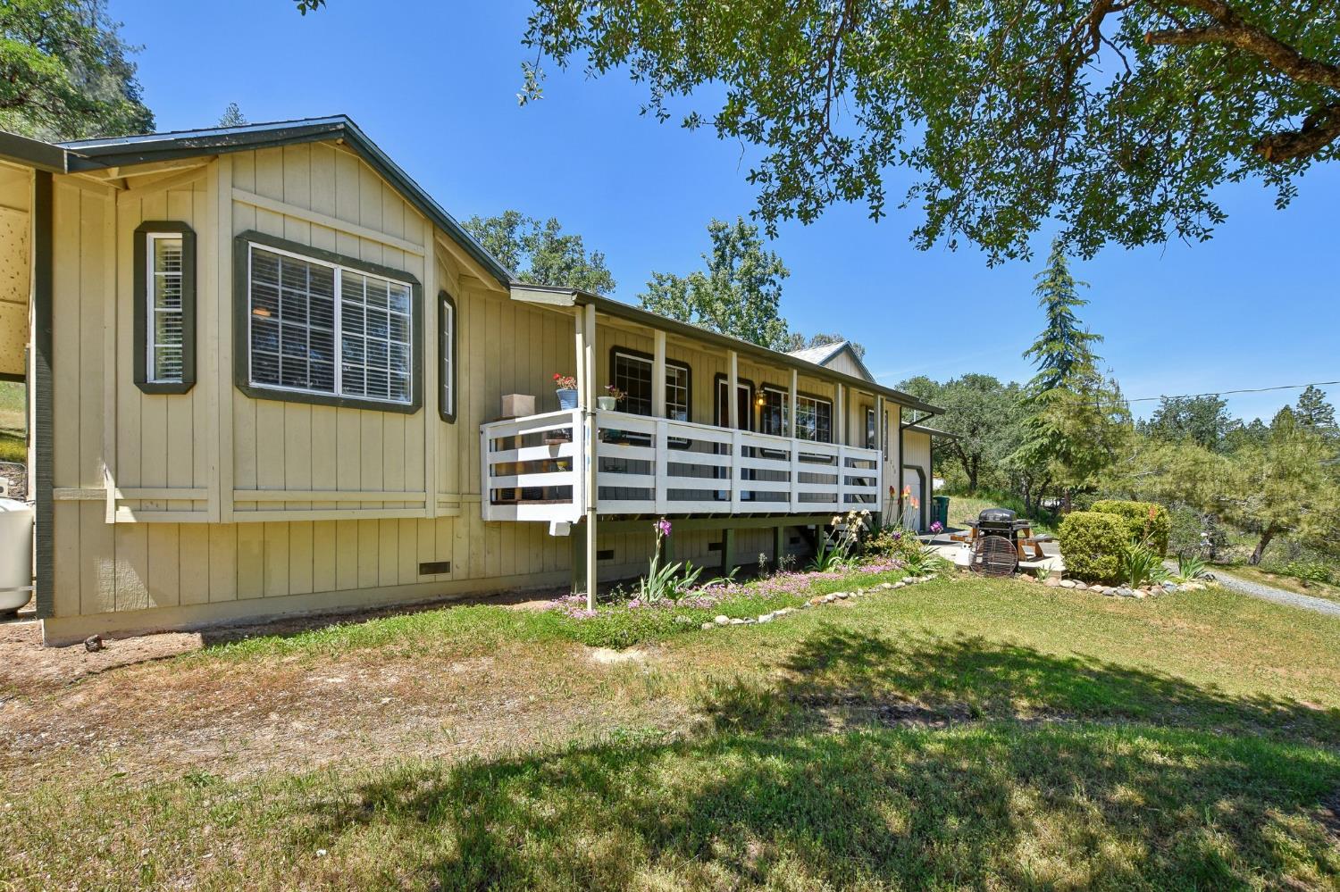 Detail Gallery Image 3 of 23 For 1840 Mary Ct, Placerville,  CA 95667 - 3 Beds | 2 Baths