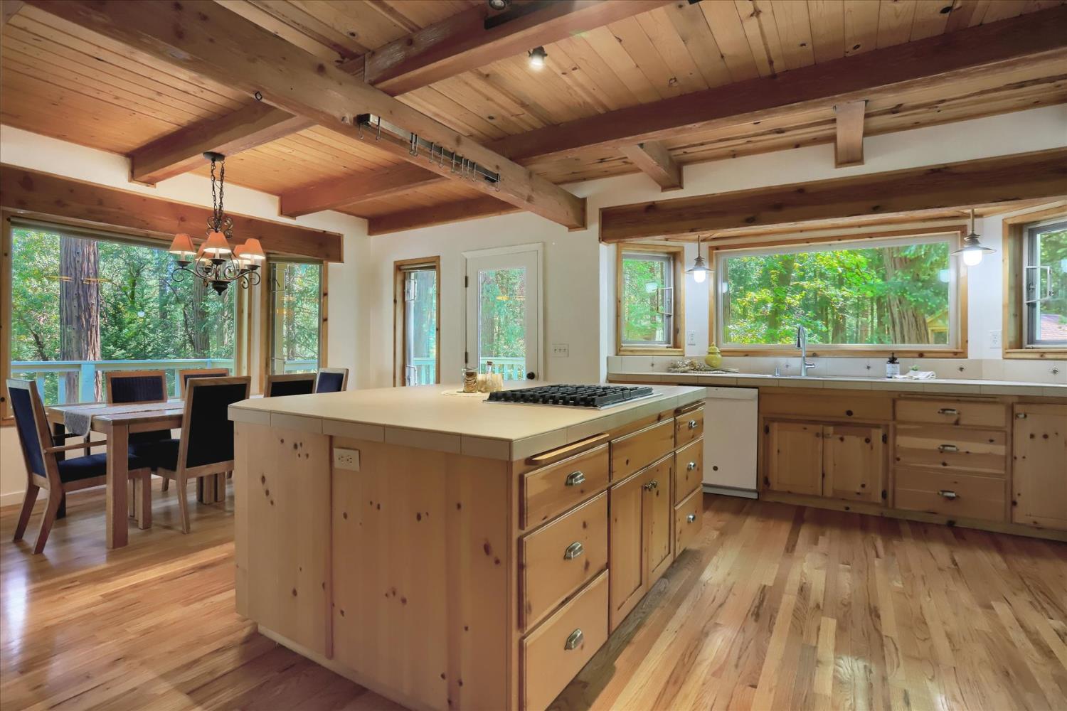 Detail Gallery Image 11 of 76 For 16800 Sun Bloom Way, Nevada City,  CA 95959 - 4 Beds | 3 Baths