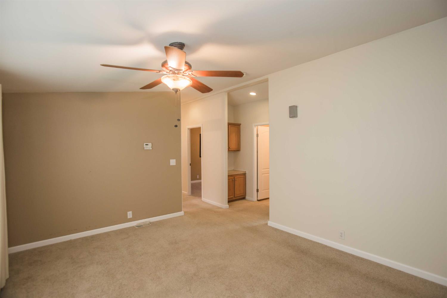 Detail Gallery Image 46 of 59 For 6946 27th St, Sacramento,  CA 95822 - 3 Beds | 2 Baths
