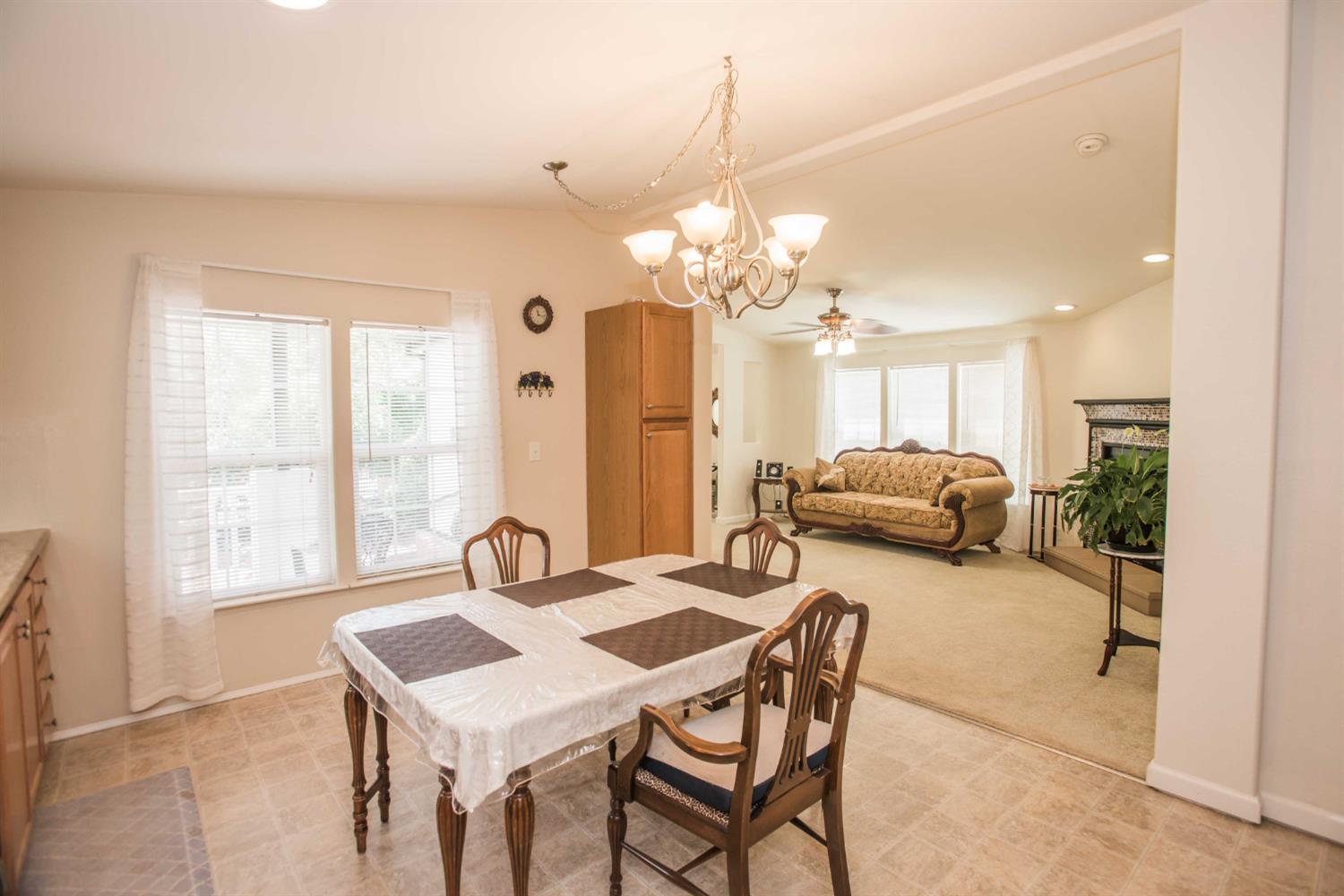 Detail Gallery Image 35 of 59 For 6946 27th St, Sacramento,  CA 95822 - 3 Beds | 2 Baths