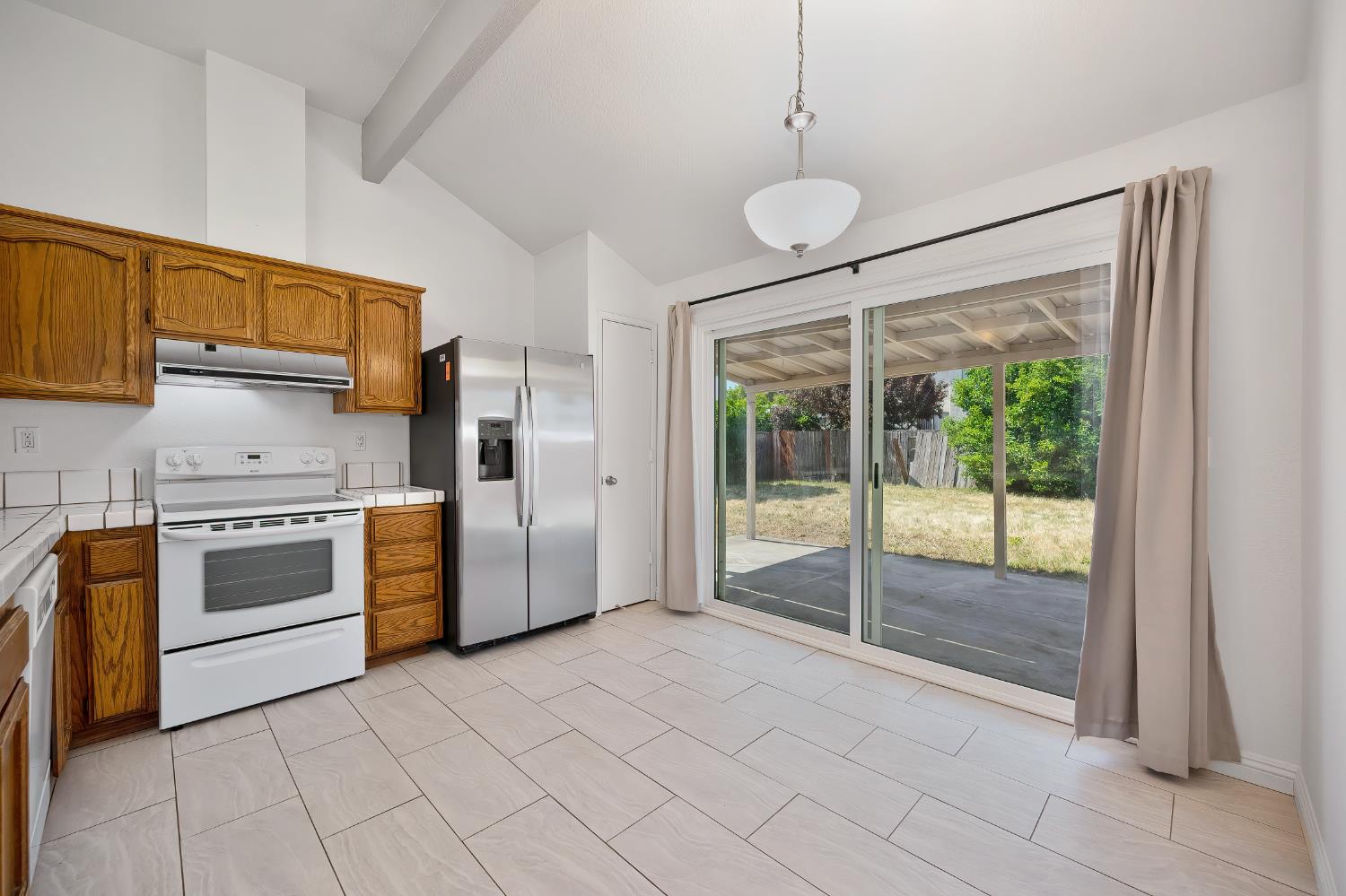 Detail Gallery Image 10 of 28 For 4123 Sea Meadow Way, Sacramento,  CA 95823 - 3 Beds | 2 Baths