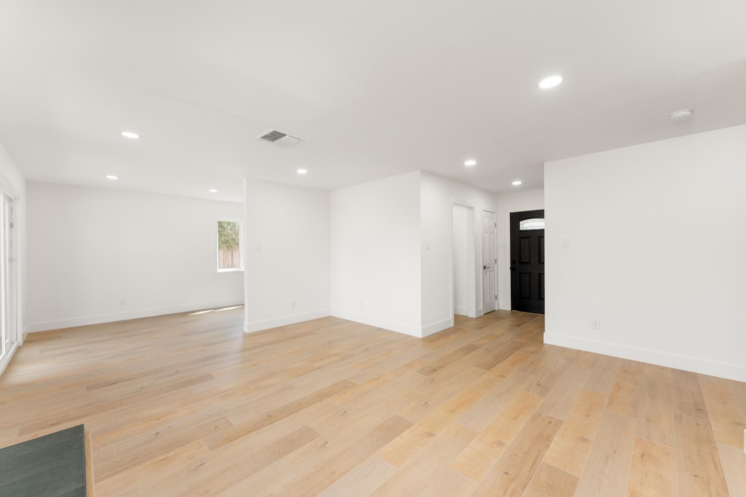 Detail Gallery Image 14 of 49 For 6716 Superior, North Highlands,  CA 95660 - 3 Beds | 2 Baths