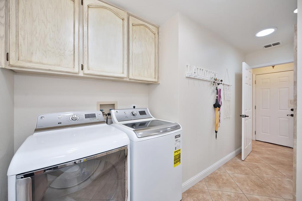 Detail Gallery Image 22 of 58 For 8725 Pathfinder Ct, Orangevale,  CA 95662 - 5 Beds | 3 Baths