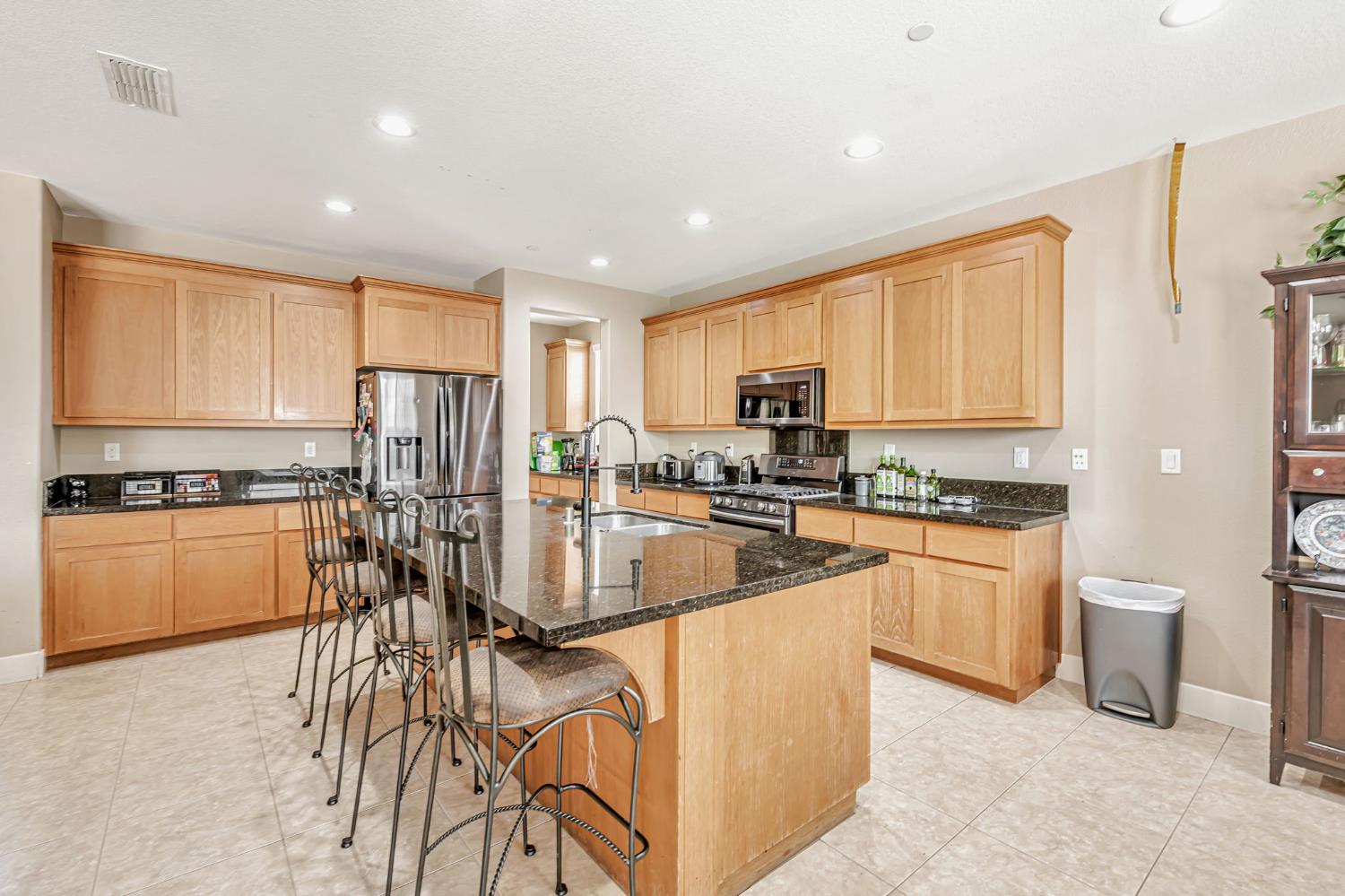 Detail Gallery Image 18 of 80 For 1162 Maugham Dr, Galt,  CA 95632 - 4 Beds | 3 Baths