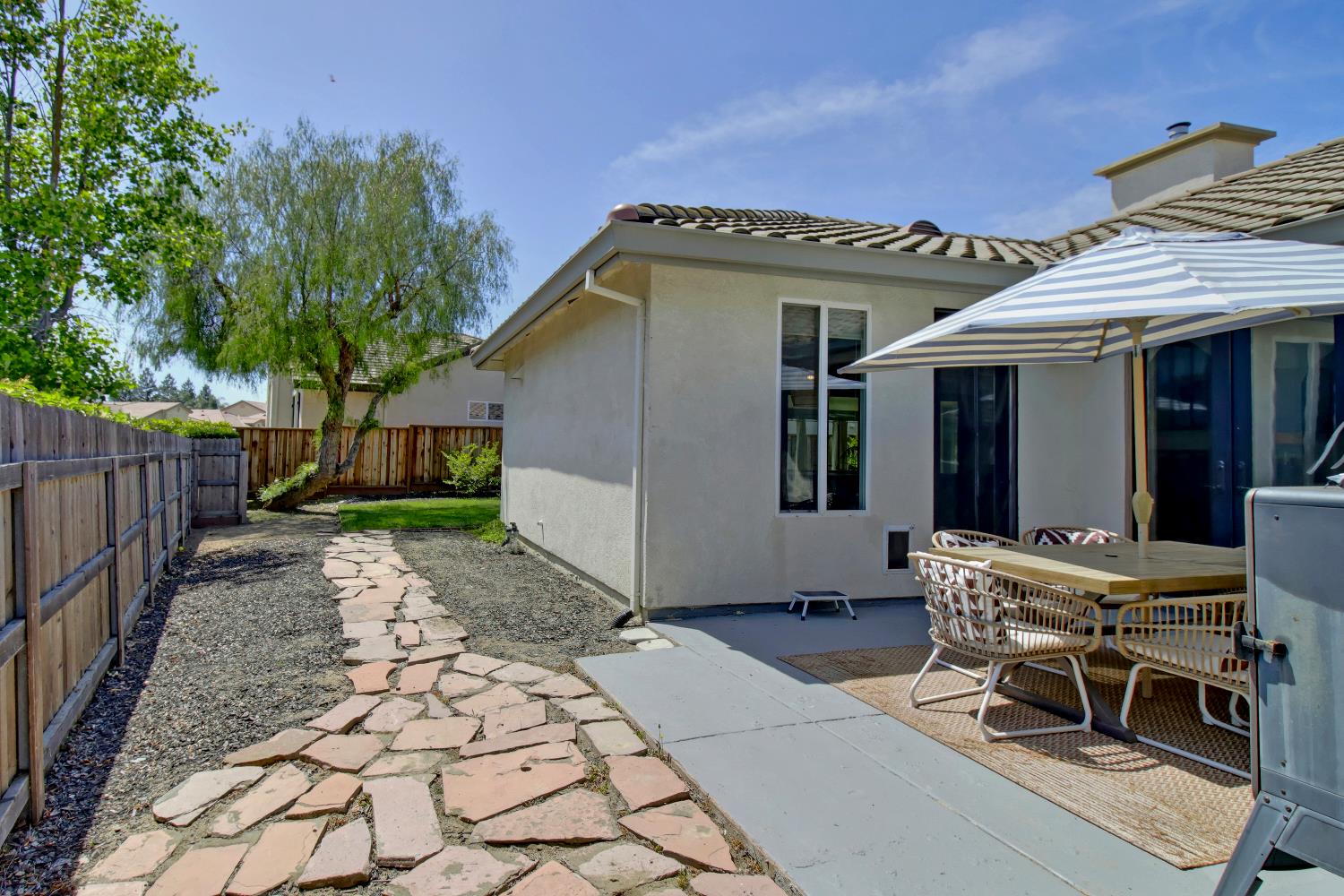 Detail Gallery Image 5 of 57 For 3068 Sparrow Dr, Sacramento,  CA 95834 - 4 Beds | 3 Baths