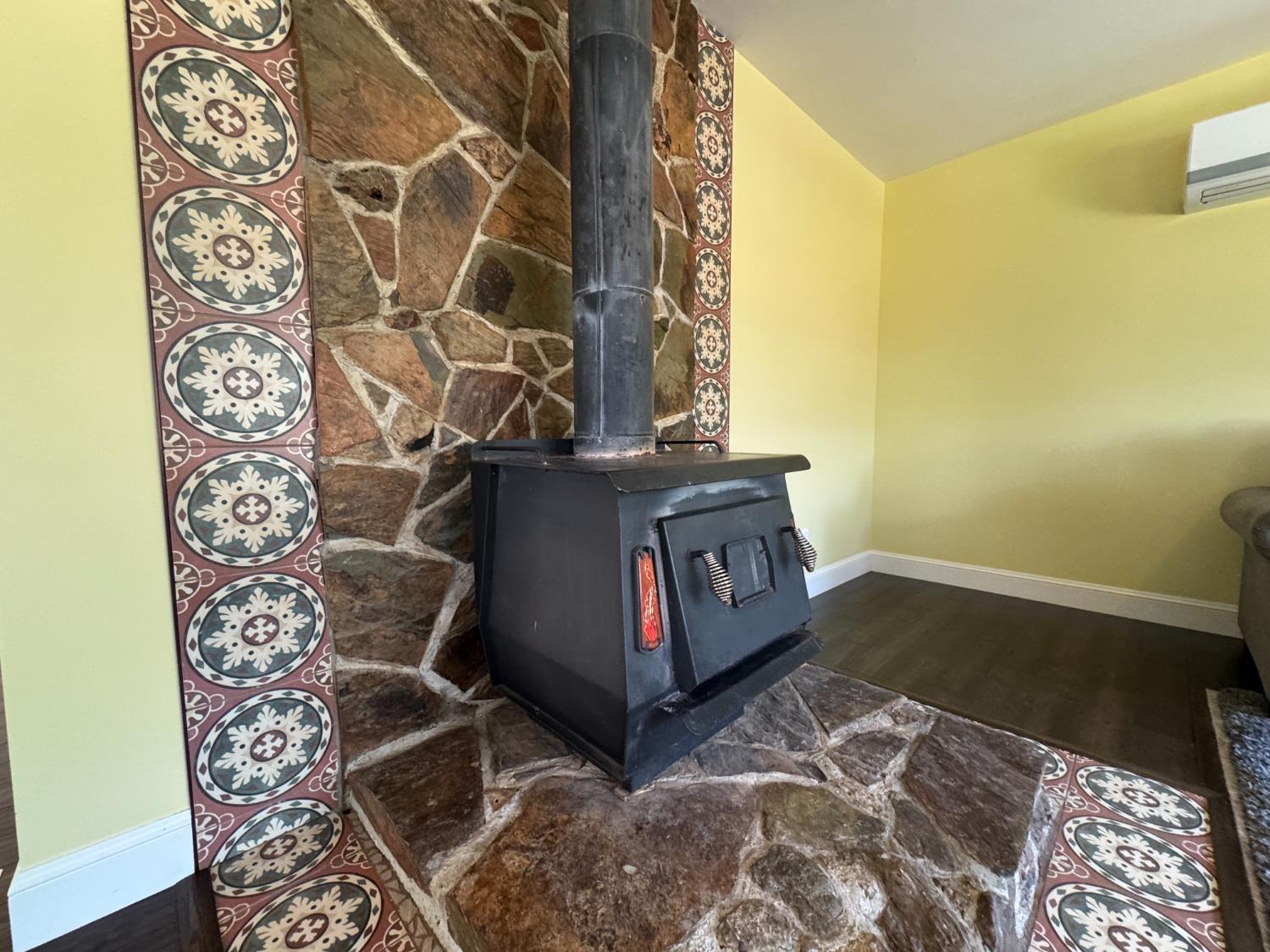 Detail Gallery Image 6 of 79 For 12991 Lake Francis Ext Rd, Dobbins,  CA 95935 - 2 Beds | 2 Baths