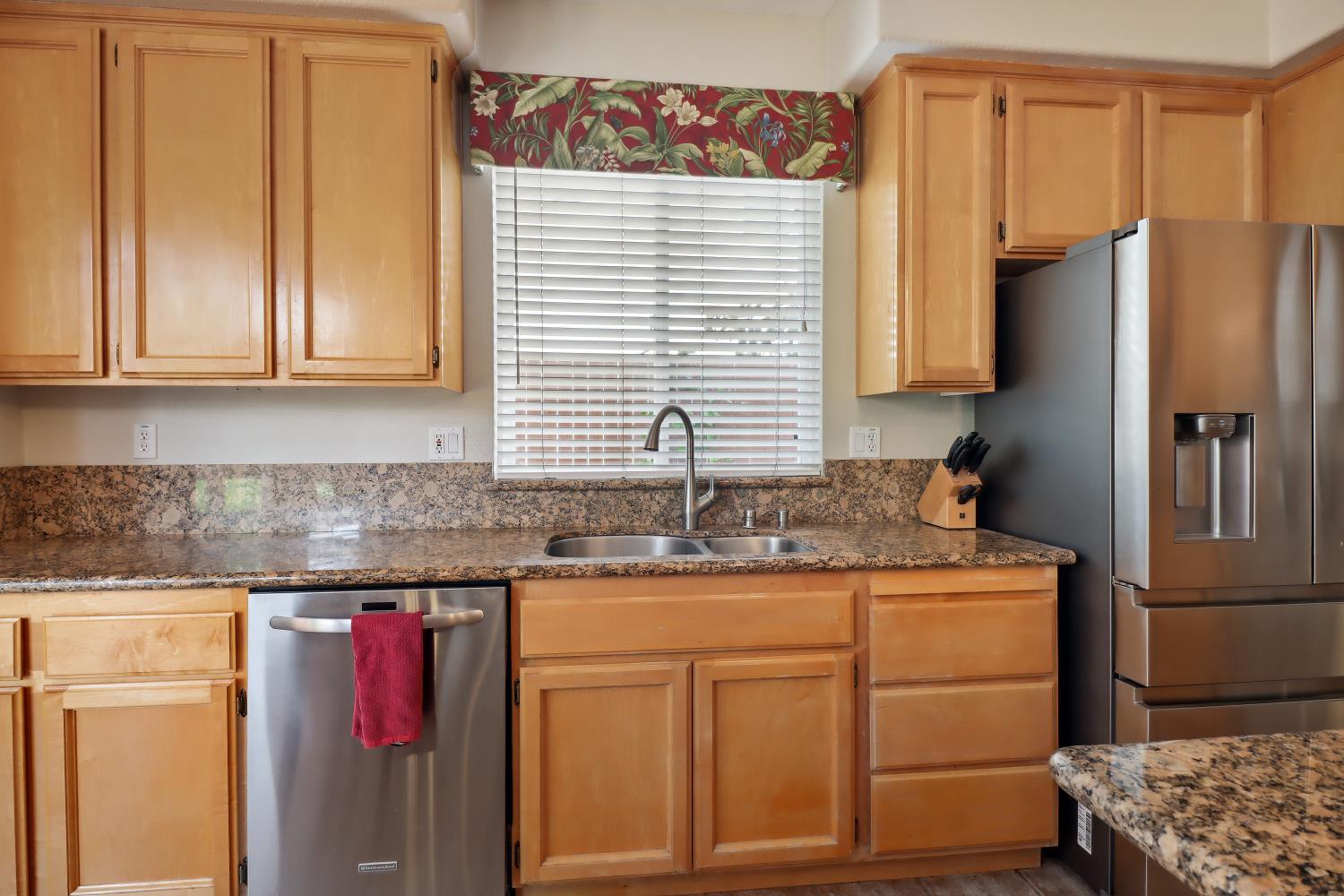 Detail Gallery Image 27 of 72 For 2049 Riggs Ave, Sacramento,  CA 95835 - 5 Beds | 3 Baths