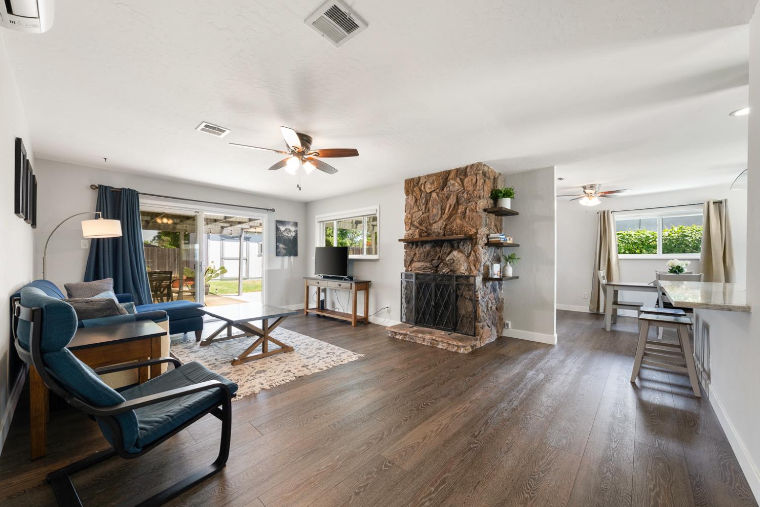 Detail Gallery Image 6 of 38 For 1136 Hampton Rd, Sacramento,  CA 95864 - 3 Beds | 1 Baths