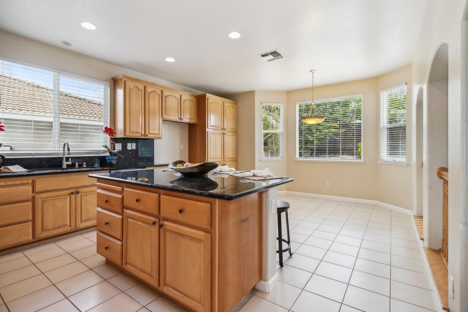 Detail Gallery Image 20 of 67 For 2039 Petruchio Way, Roseville,  CA 95661 - 4 Beds | 3 Baths