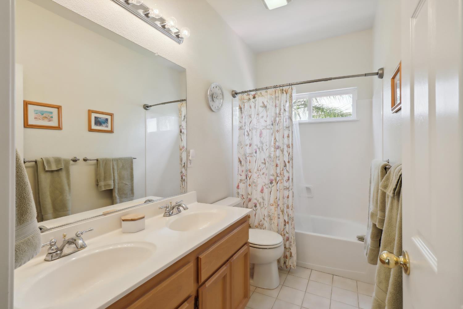 Detail Gallery Image 35 of 72 For 2049 Riggs Ave, Sacramento,  CA 95835 - 5 Beds | 3 Baths