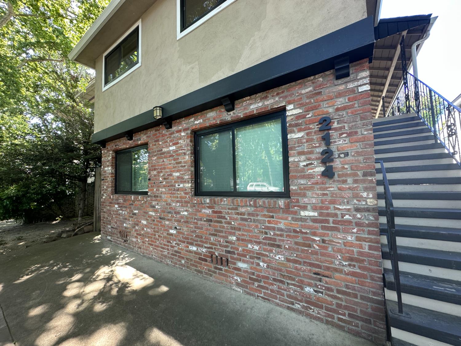 Detail Gallery Image 63 of 70 For 2124 H St, Sacramento,  CA 95816 - – Beds | – Baths