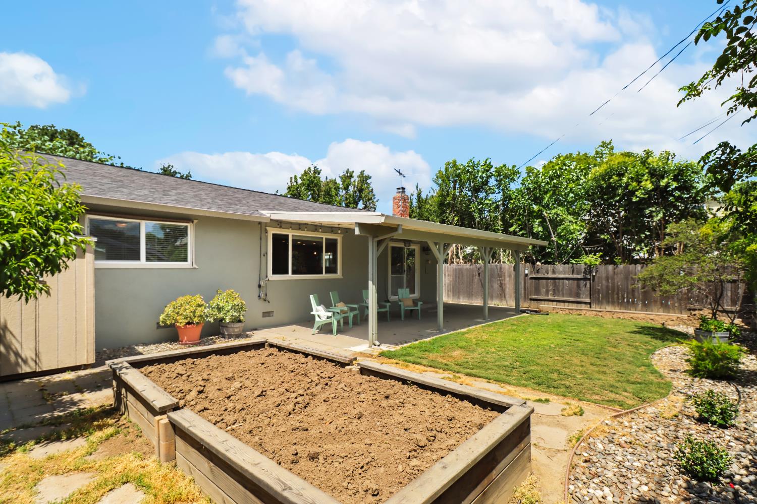 Detail Gallery Image 35 of 49 For 1614 Clemson Dr, Davis,  CA 95618 - 2 Beds | 2 Baths
