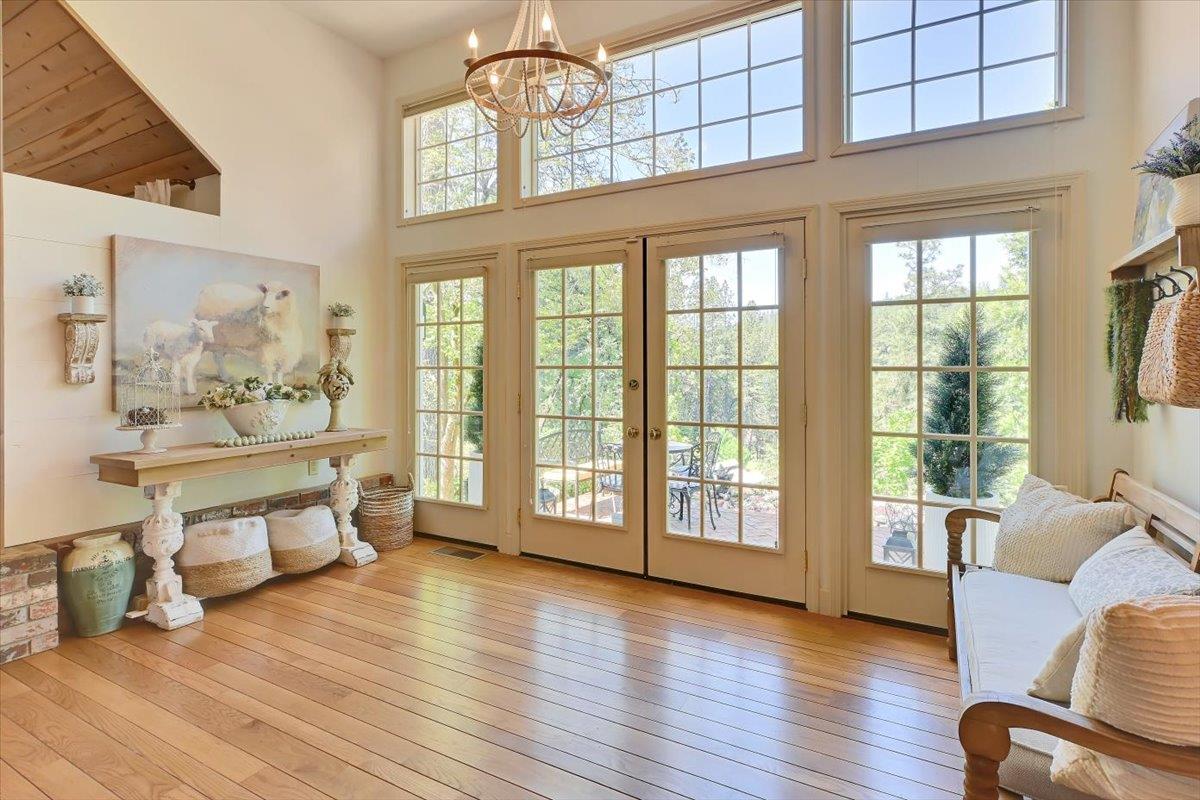 Detail Gallery Image 11 of 77 For 14833 Quail Pointe Ln, Grass Valley,  CA 95945 - 3 Beds | 3/1 Baths