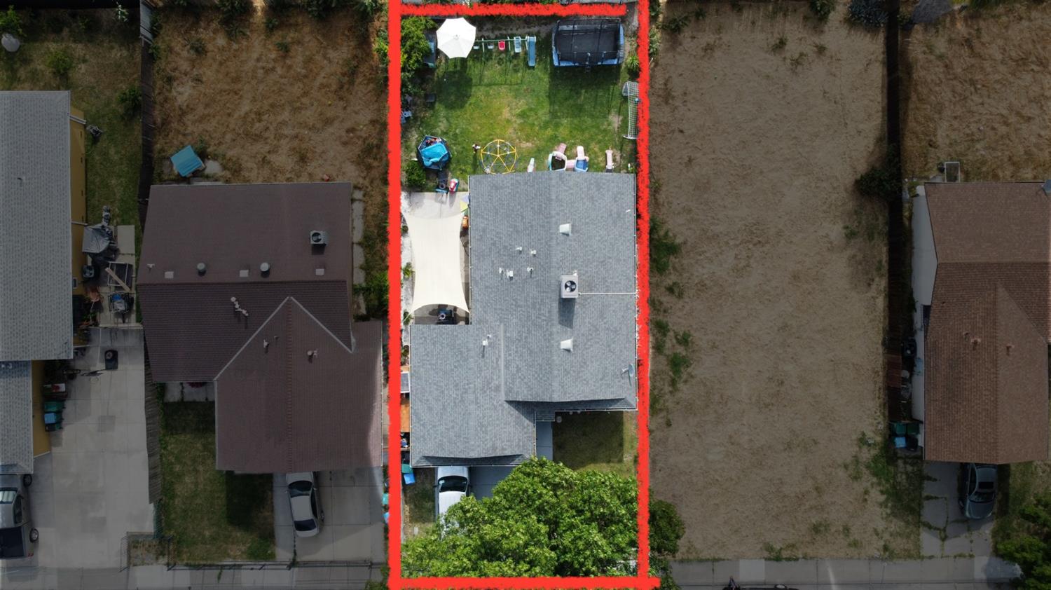 Detail Gallery Image 4 of 27 For 2131 S Sacramento St, Stockton,  CA 95206 - 3 Beds | 1/1 Baths
