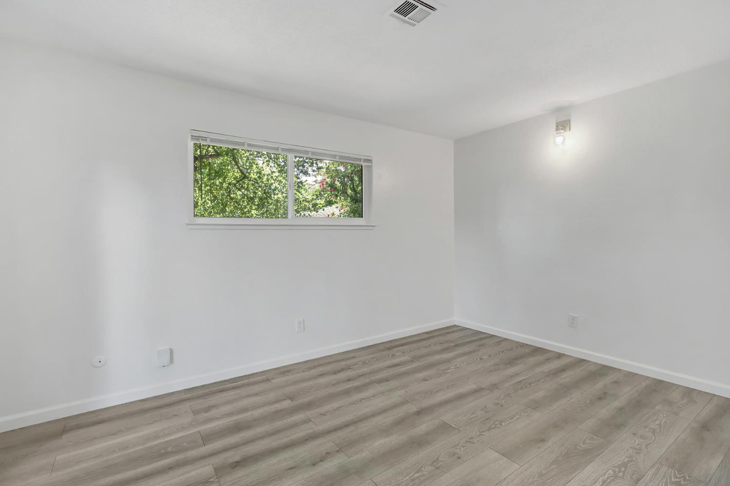 Detail Gallery Image 27 of 43 For 4920 Douvan Ct, Carmichael,  CA 95608 - – Beds | – Baths