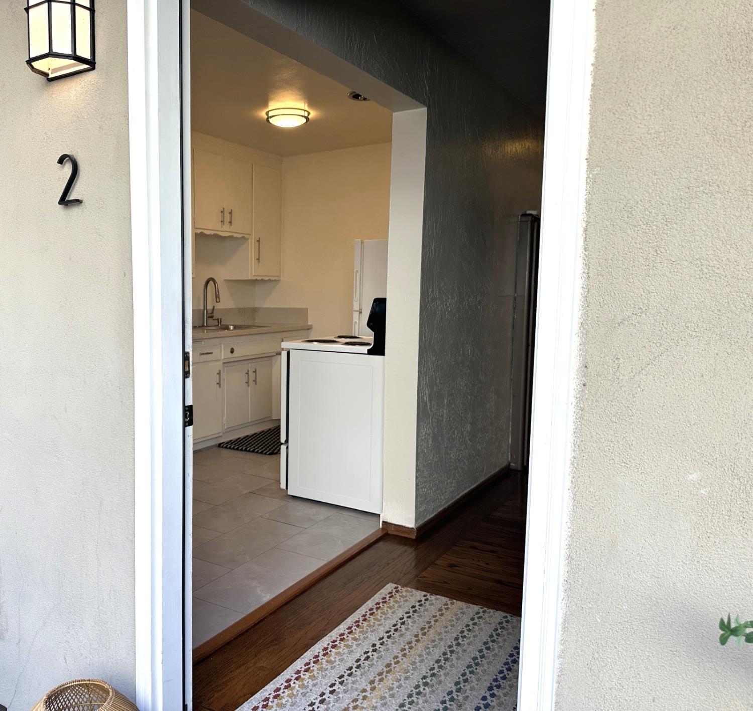 Detail Gallery Image 9 of 70 For 2124 H St, Sacramento,  CA 95816 - – Beds | – Baths