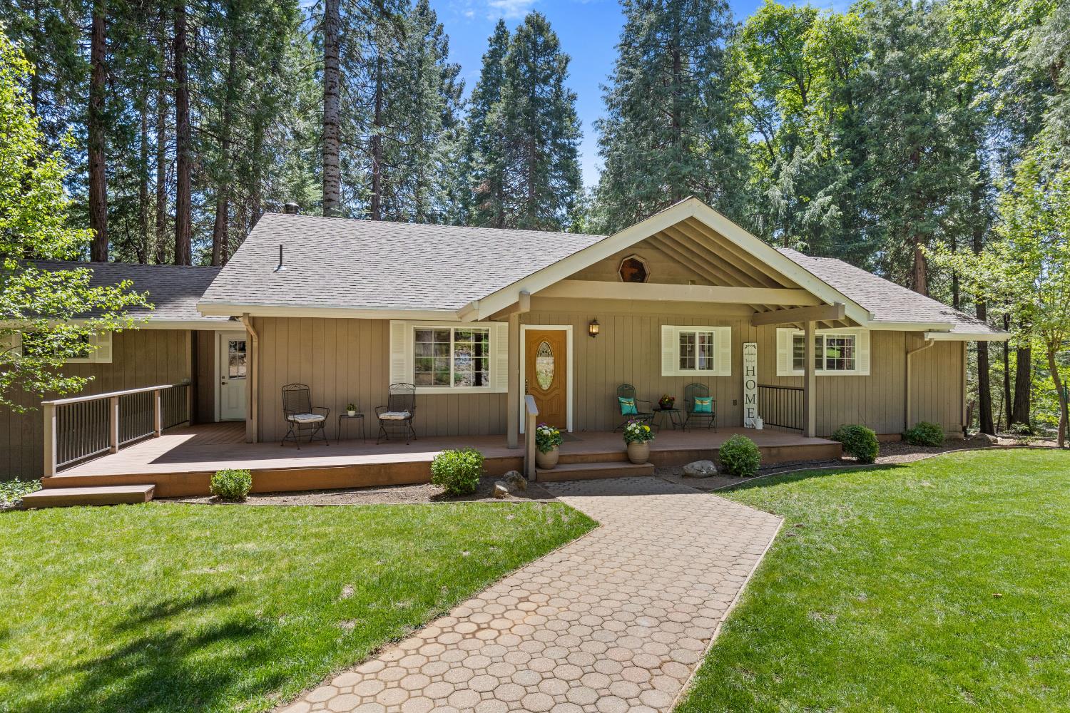 Detail Gallery Image 1 of 98 For 19163 Scotts Flat, Nevada City,  CA 95959 - 5 Beds | 5 Baths