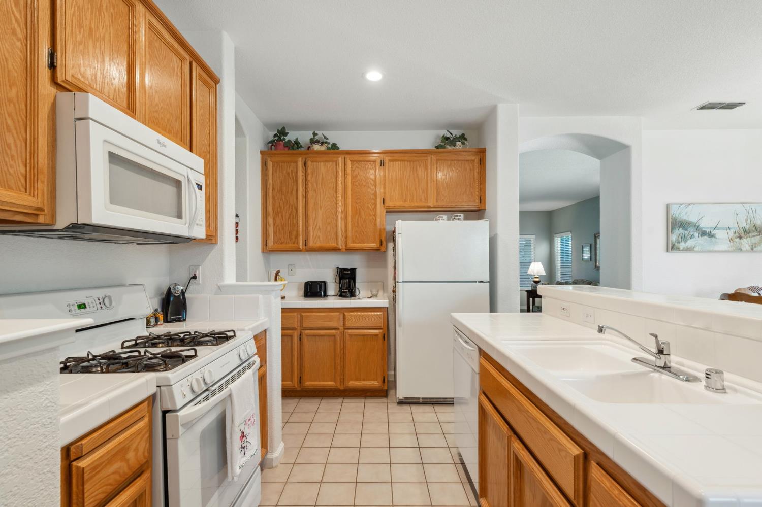 Detail Gallery Image 12 of 26 For 60 Groth Cir, Sacramento,  CA 95834 - 3 Beds | 2 Baths
