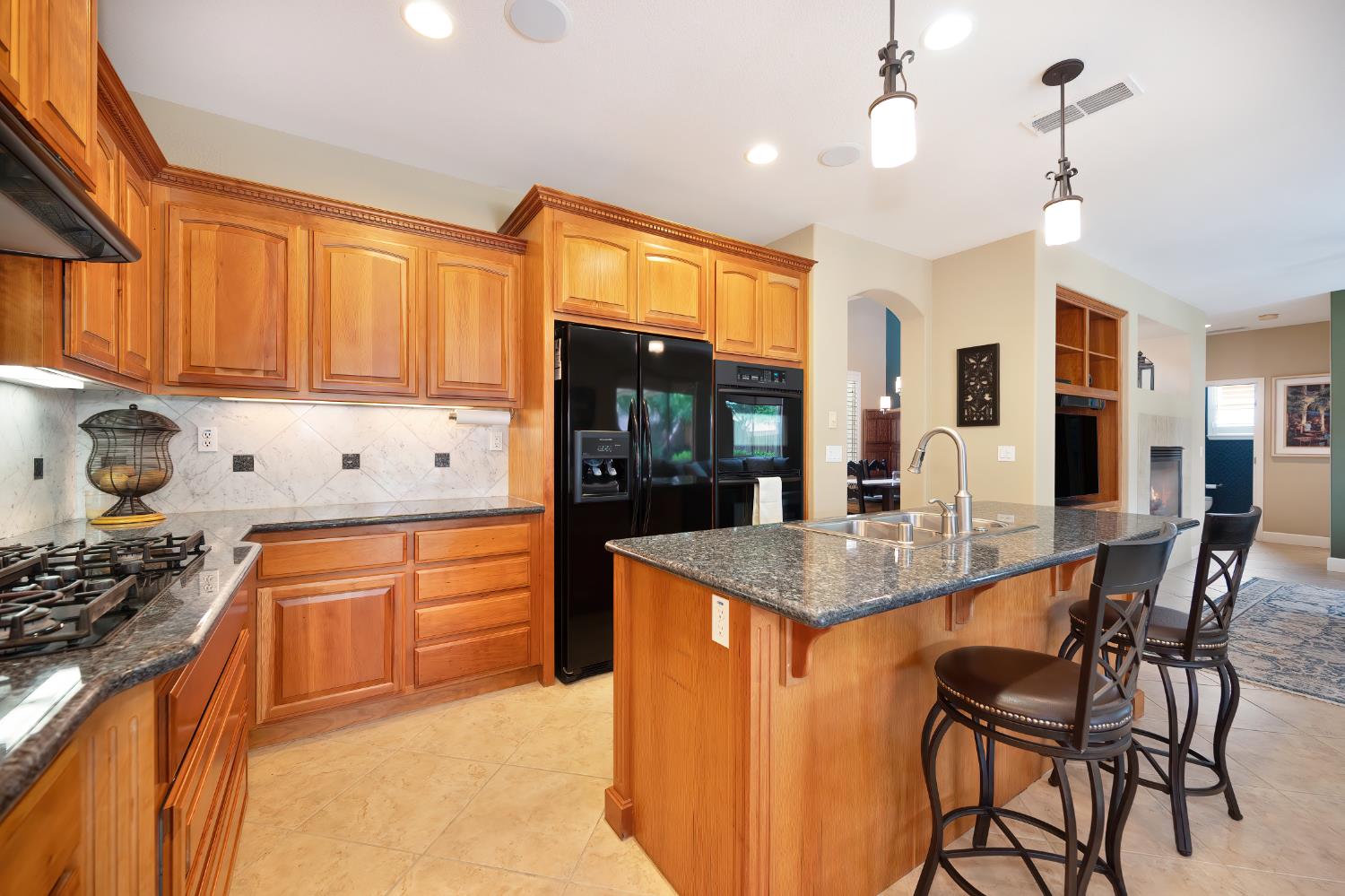 Detail Gallery Image 33 of 96 For 12379 El Portal Way, Rancho Cordova,  CA 95742 - 3 Beds | 2/1 Baths