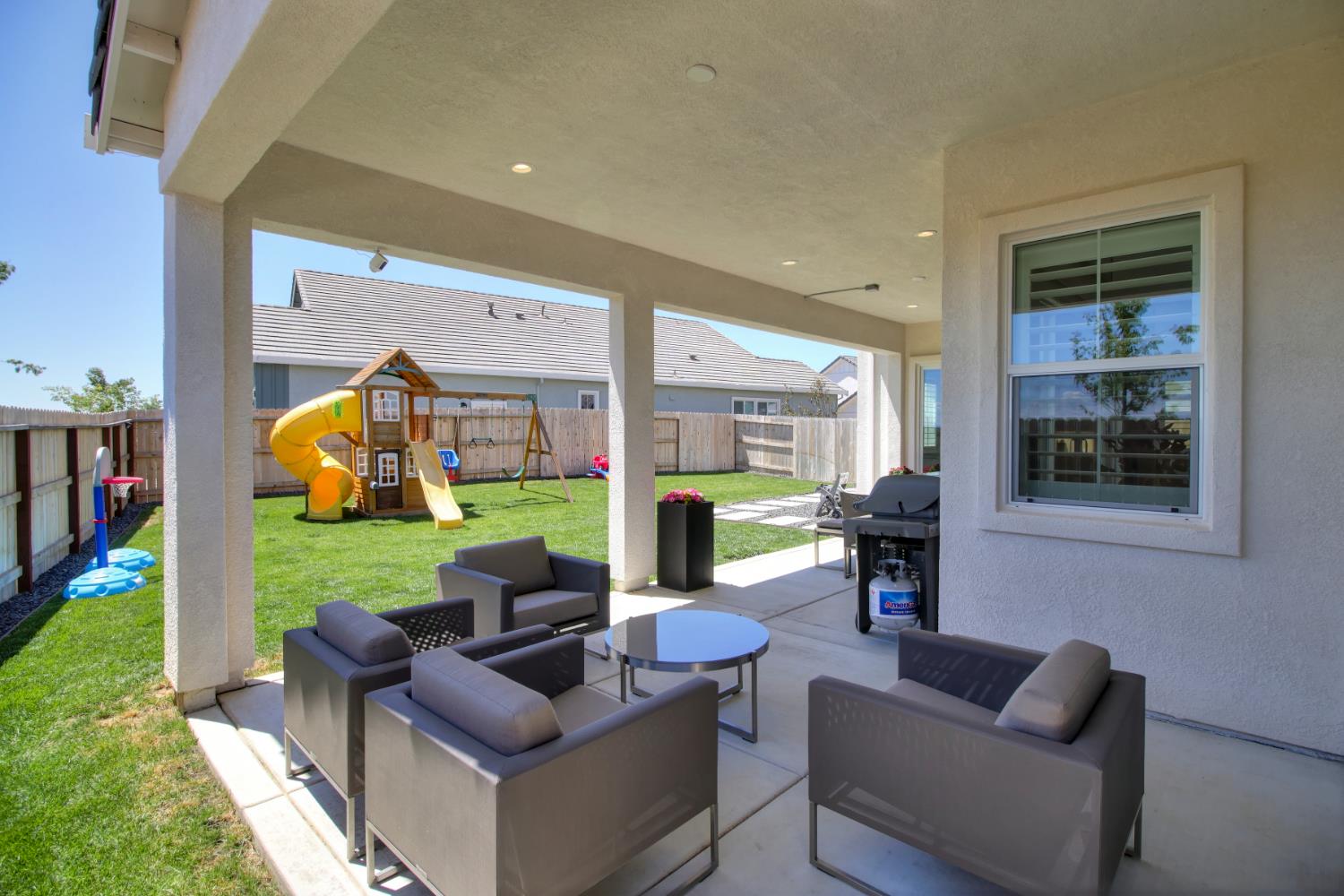 Detail Gallery Image 62 of 69 For 12818 Mission Peak Way, Rancho Cordova,  CA 95742 - 5 Beds | 4/1 Baths