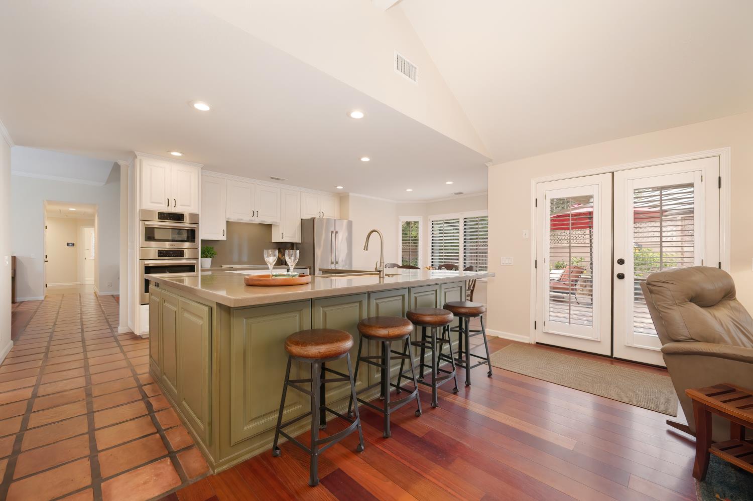 Detail Gallery Image 13 of 68 For 6441 via Del Cerrito, Sloughhouse,  CA 95683 - 3 Beds | 2/1 Baths