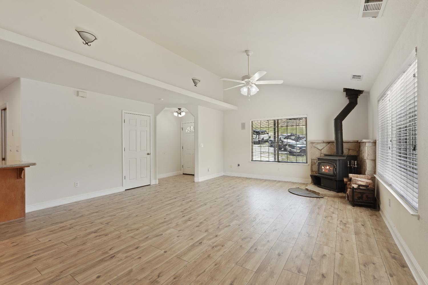 Detail Gallery Image 9 of 40 For 8760 Greer Way, Valley Springs,  CA 95252 - 3 Beds | 2 Baths