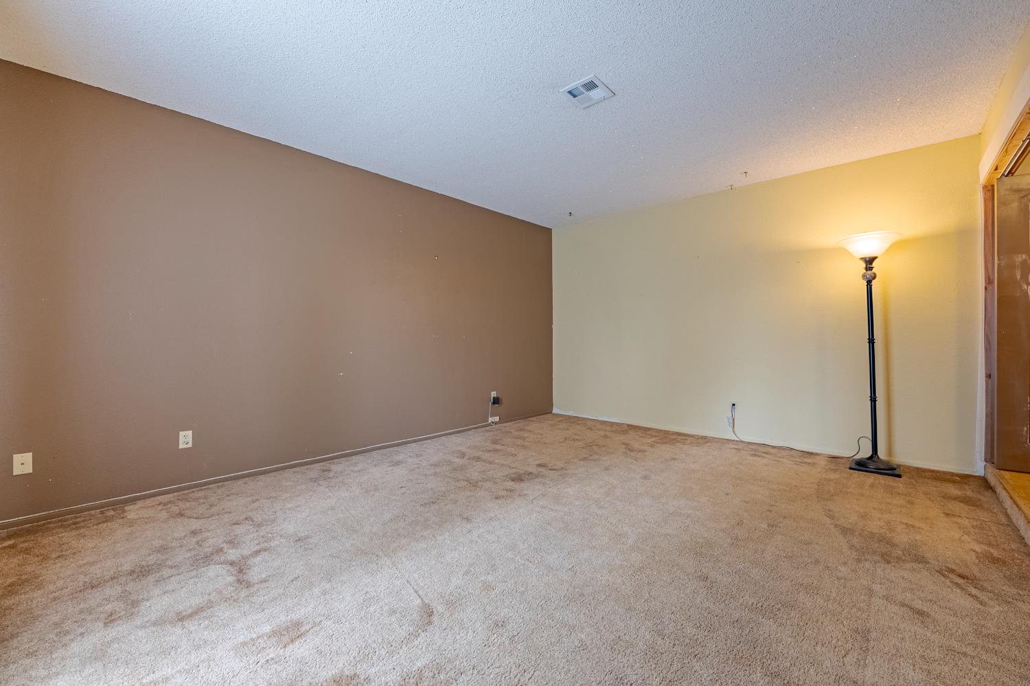 Detail Gallery Image 8 of 37 For 3557 M, Merced,  CA 95348 - 3 Beds | 2 Baths