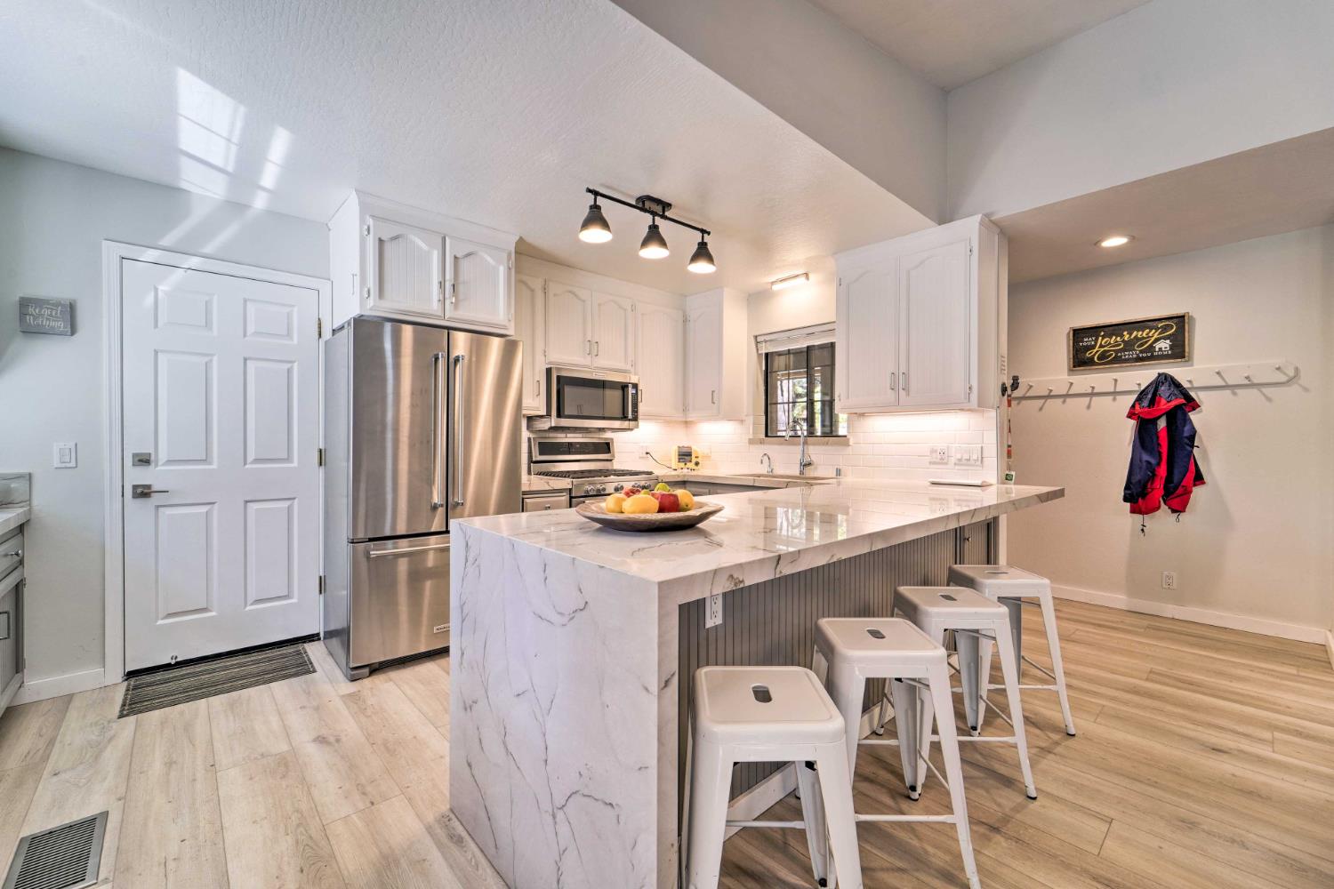 Detail Gallery Image 7 of 25 For 391 Tahoe Woods Blvd, Tahoe City,  CA 96145 - 3 Beds | 2 Baths
