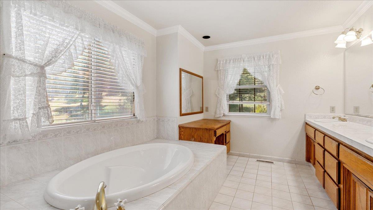 Rim View Circle, Auburn, California image 23