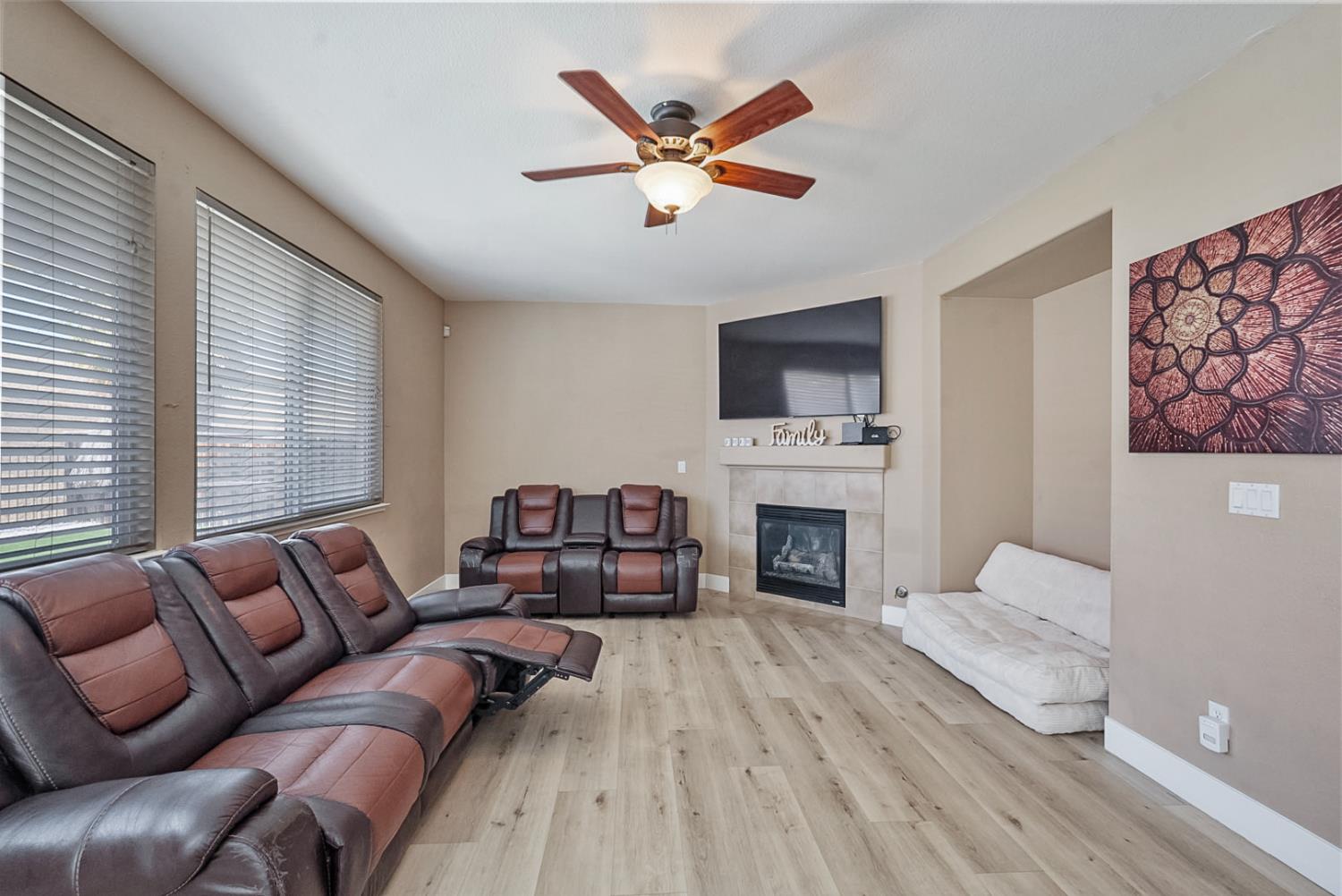 Detail Gallery Image 9 of 29 For 9505 Sarazen Ct, Patterson,  CA 95363 - 3 Beds | 3 Baths