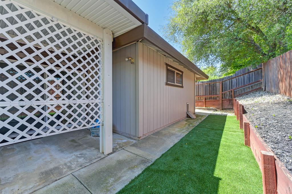 Detail Gallery Image 49 of 58 For 8725 Pathfinder Ct, Orangevale,  CA 95662 - 5 Beds | 3 Baths