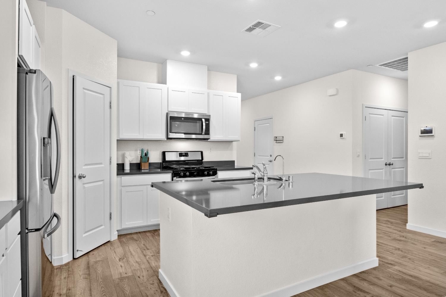 Tamarack Court, Olivehurst, California image 20