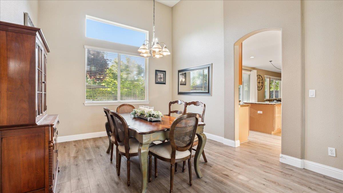Detail Gallery Image 15 of 57 For 6433 Camellia Point Way, Roseville,  CA 95678 - 4 Beds | 3 Baths