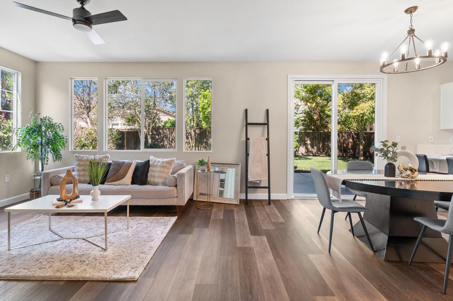 Detail Gallery Image 8 of 40 For 4677 Bonsai Ave, Tracy,  CA 95377 - 4 Beds | 2/1 Baths