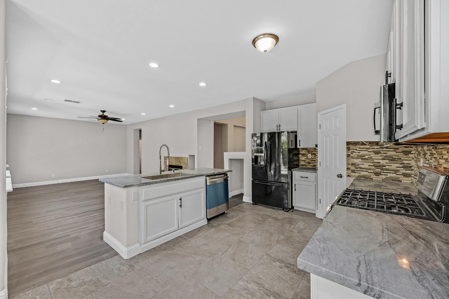 Detail Gallery Image 9 of 40 For 2963 Rugby Ct, Tracy,  CA 95377 - 5 Beds | 3 Baths